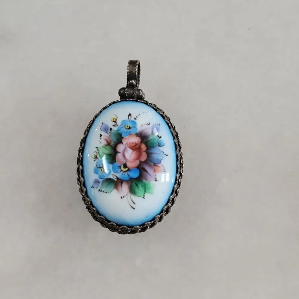 Vintage Russian Finfit Enamel Porcelain Hand Painted Flower Pendant Locket